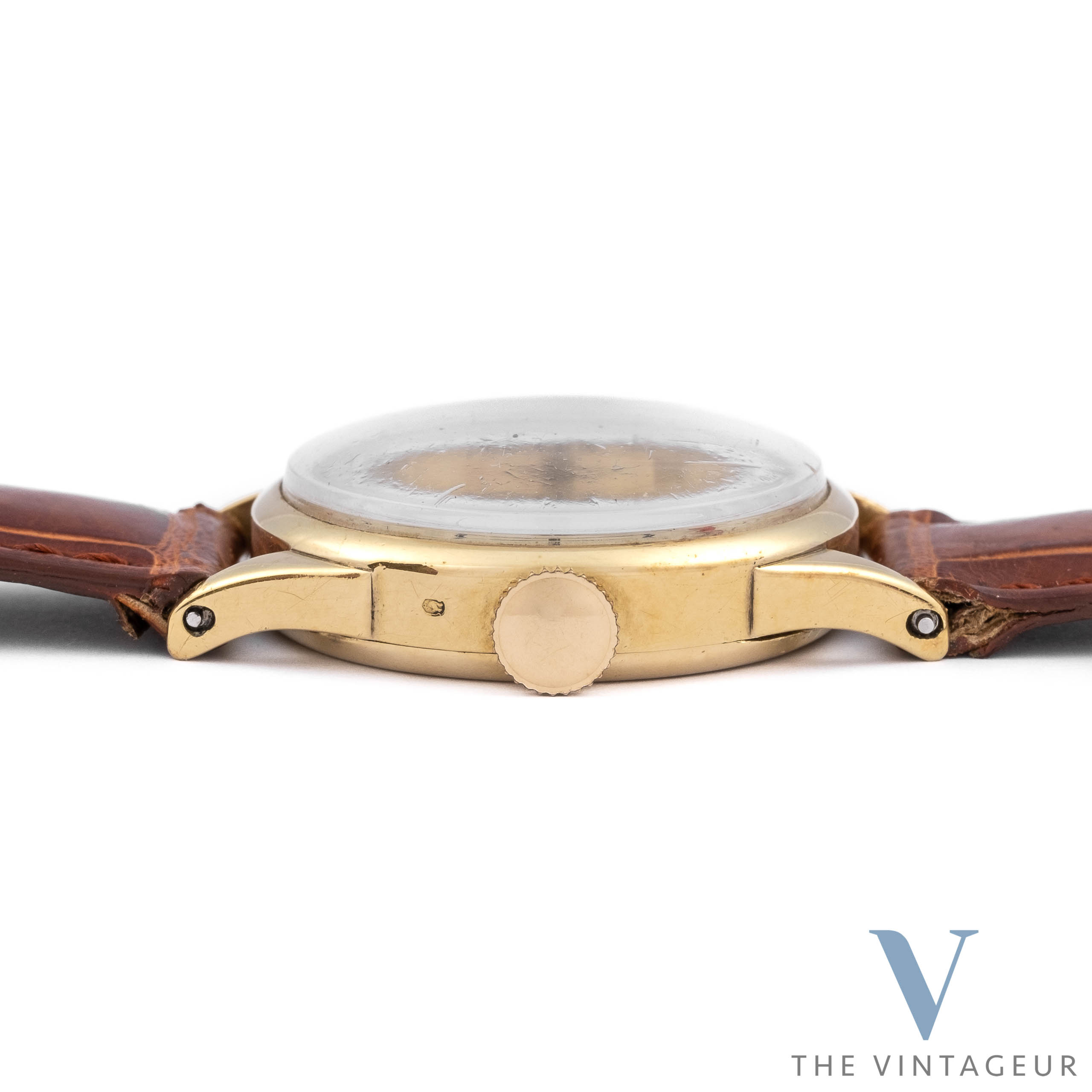 LeCoultre X Charlton "Duo Date" Ref.2701 Boîtier en or jaune 14KT Mouvement à remontage manuel LeCoultre 436 des années 40 LeCoultre X Charlton "Duo Date" Ref.2701 Boîtier en or jaune 14KT Mouvement à remontage manuel LeCoultre 436 des années 40