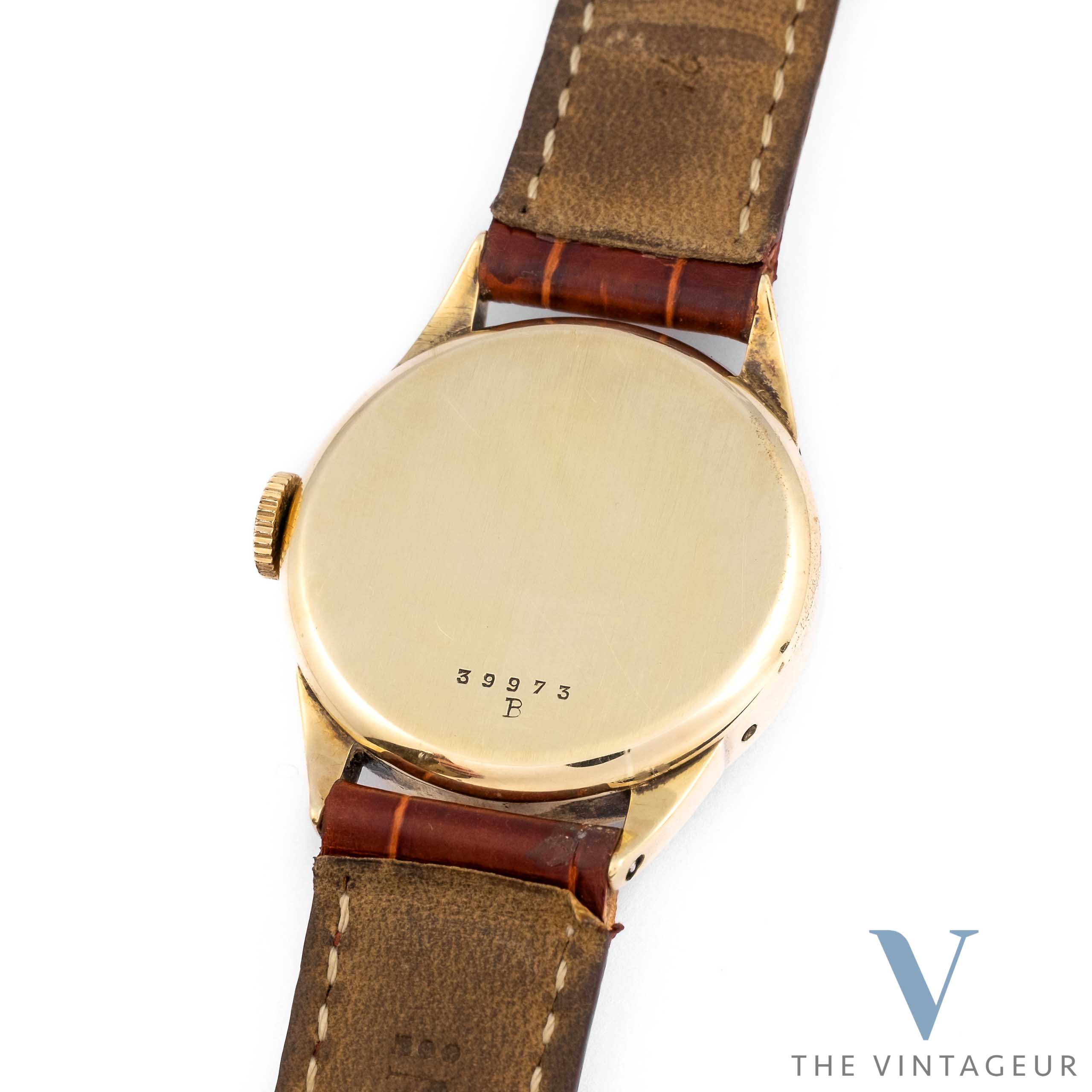 LeCoultre X Charlton "Duo Date" Ref.2701 Boîtier en or jaune 14KT Mouvement à remontage manuel LeCoultre 436 des années 40 LeCoultre X Charlton "Duo Date" Ref.2701 Boîtier en or jaune 14KT Mouvement à remontage manuel LeCoultre 436 des années 40