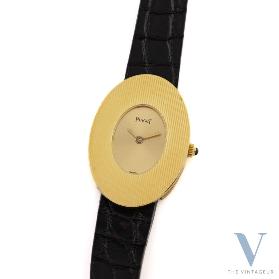 Piaget Baignoire "Ogival" Ref. 99062 Cassa in oro giallo 18Kt massiccio Movimento a carica manuale ultrasottile Piaget 9P1 degli anni '80