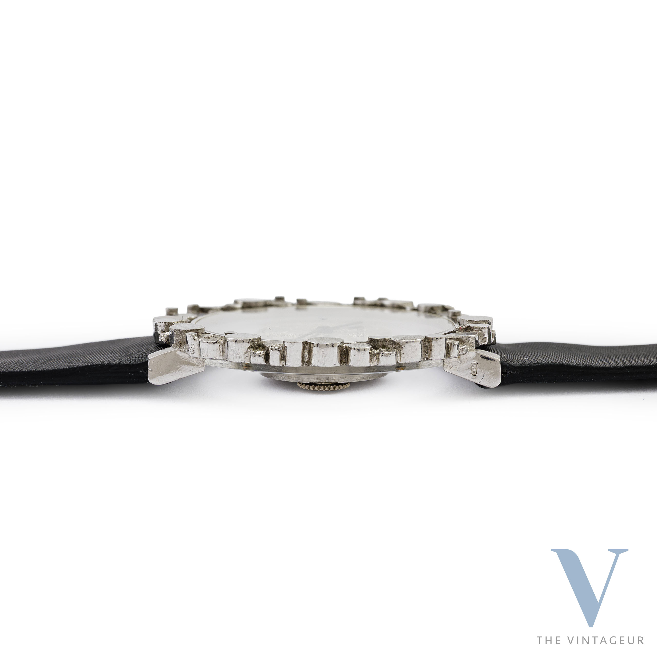 JAEGER LECOULTRE "MYSTERY" REF. 17009 22, 18KT WHITE GOLD CASE, JLC 430 MANUAL WINDING MOVEMENT, FROM THE 1990s JAEGER LECOULTRE "MYSTERY" REF. 17009 22, 18KT WHITE GOLD CASE, JLC 430 MANUAL WINDING MOVEMENT, FROM THE 1990s
